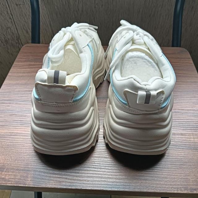 新品 23.5cm レディース スニーカー ホワイト シューズ 靴 厚底 < 女性ファッション  新品 23.5cm レディース スニーカー ホワイト シューズ 靴 厚底 < 女性ファッションの