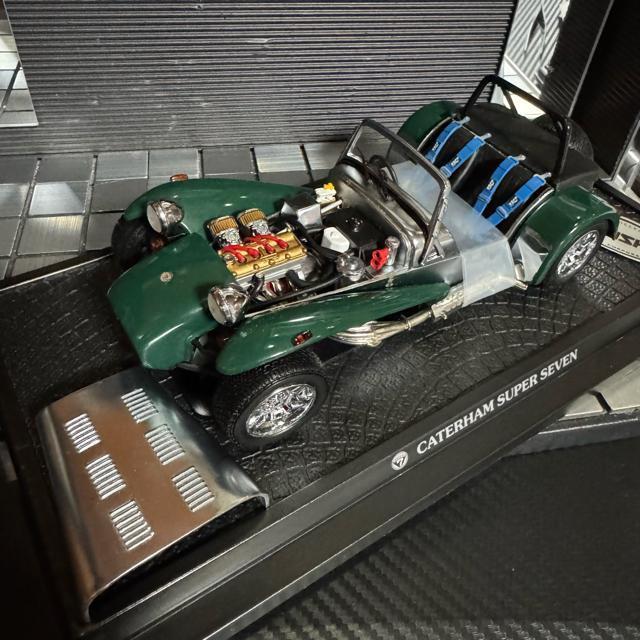 絶版未展示品 京商 1/18 ケーターハム スパー セブン グリーン < ホビー  絶版未展示品 京商 1/18 ケーターハム スパー セブン グリーン < ホビーの