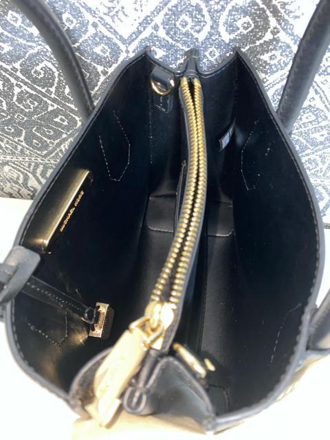 【美品】MICHAEL KORS マイケルコース レザー ハンドバッグ ブラック < ブランド  【美品】MICHAEL KORS マイケルコース レザー ハンドバッグ ブラック < ブランドの