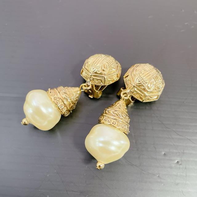 美品 ジャンルイシェレル ゴールド ネックレス イヤリングセット 高級  4215 < 女性アクセサリー/時計  美品 ジャンルイシェレル ゴールド ネックレス イヤリングセット 高級  4215 < 女性アクセサリー/時計の