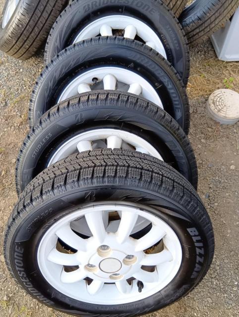 バリ山信頼のブリザック&スズキ純正ホワイトカラーアルミホイル4本セット < 自動車/バイク バリ山信頼のブリザック&スズキ純正ホワイトカラーアルミホイル4本セット < 自動車/バイク