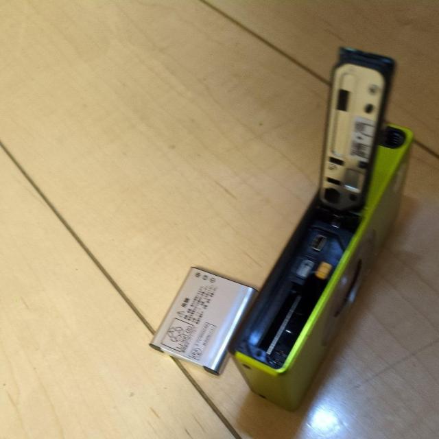 Ricoh  PX �f�W�^�� �J���� �� �Ɠd/AV�� 