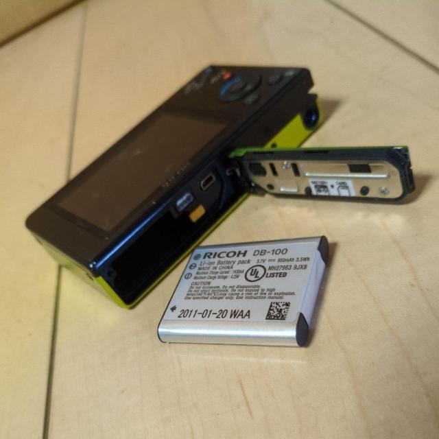 Ricoh  PX �f�W�^�� �J���� �� �Ɠd/AV�� 