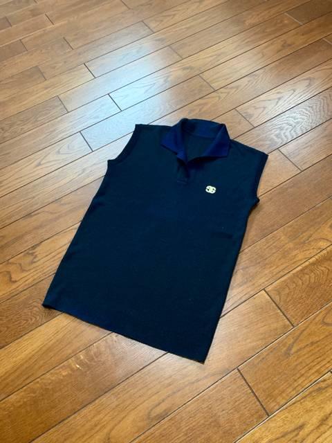 【美品】GGロゴ◆濃紺上質スキッパー◆サマーノースリニット < 女性ファッション  【美品】GGロゴ◆濃紺上質スキッパー◆サマーノースリニット  < 女性ファッションの