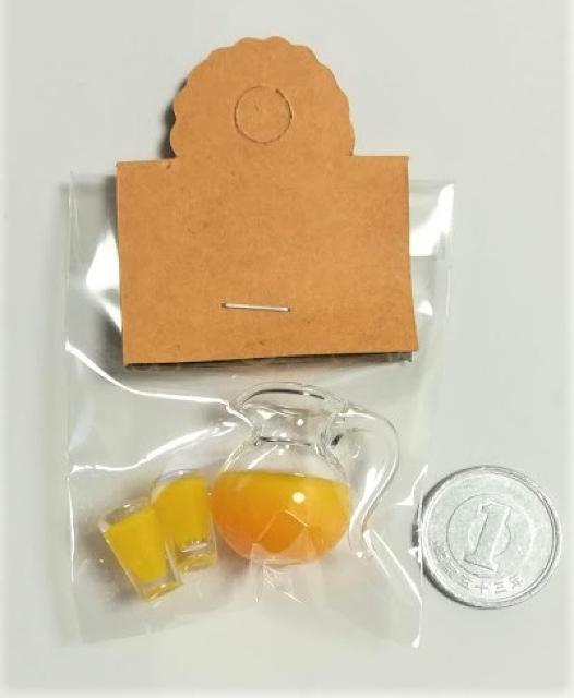 ミニチュア★オレンジジュース&グラス2個★ドールハウスに★ < おもちゃ  ミニチュア★オレンジジュース&グラス2個★ドールハウスに★  < おもちゃの