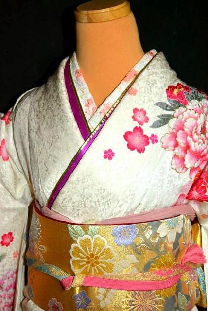 【最高峰】新品同様 金彩 銀通し シシュウ 笹 桜 牡丹 藤 中古振袖・袋帯 身丈168.5cm 裄丈68.5cm T3502 < 女性ファッション  【最高峰】新品同様 金彩 銀通し シシュウ 笹 桜 牡丹 藤 中古振袖・袋帯 身丈168.5cm 裄丈68.5cm T3502 < 女性ファッションの