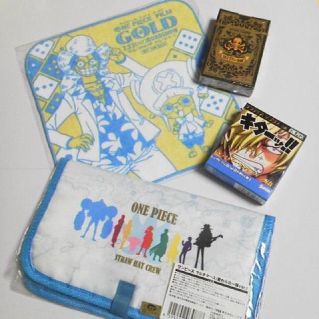 レア★ワンピース マルチケース(麦わらの一味ver.)&オールスターゴールドトランプ&プチタオル < アニメ/コミック/キャラクター  レア★ワンピース マルチケース(麦わらの一味ver.)&オールスターゴールドトランプ&プチタオル < アニメ/コミック/キャラクターの