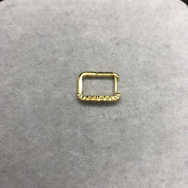 即決 china 925 ピアス 片耳のみ ゴールドカラー < 女性アクセサリー/時計  即決 china 925 ピアス 片耳のみ ゴールドカラー < 女性アクセサリー/時計の