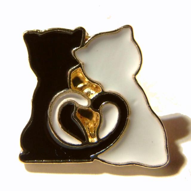 黒猫 白猫 子猫 猫 ネコ ねこ カップル ハート バッジ ピンバッジ バッジ ピンズ ピンブローチ ブローチ ラペルピン < 女性アクセサリー/時計  黒猫 白猫 子猫 猫 ネコ ねこ カップル ハート バッジ ピンバッジ バッジ ピンズ ピンブローチ ブローチ ラペルピン < 女性アクセサリー/時計の