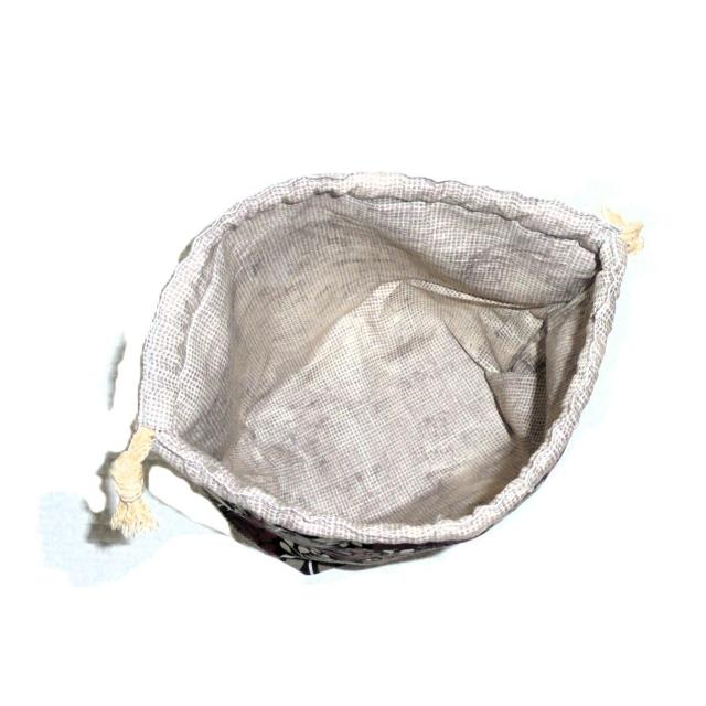 【底マチ幅が広い巾着】◆草花ボタニカル・白猫・赤グレー花×黒地 < 女性ファッション 【底マチ幅が広い巾着】◆草花ボタニカル・白猫・赤グレー花×黒地 < 女性ファッションの