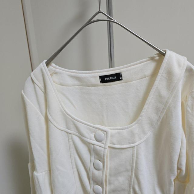 LUCCICA ホワイト ボタン付きシャツ ガーリー系 483 < 女性ファッション LUCCICA ホワイト ボタン付きシャツ ガーリー系 483 < 女性ファッションの