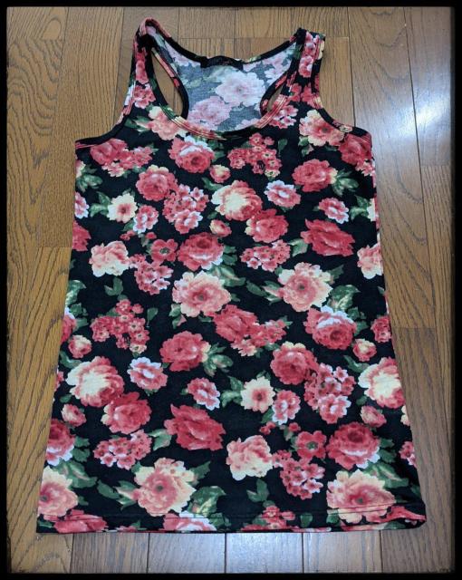 ★タンクトップ★キャミソール★Tシャツ★黒・バラ柄★Mサイズ★部屋着★まとめ買い歓迎★ブランド名札有り★ < 女性ファッション  ★タンクトップ★キャミソール★Tシャツ★黒・バラ柄★Mサイズ★部屋着★まとめ買い歓迎★ブランド名札有り★ < 女性ファッションの