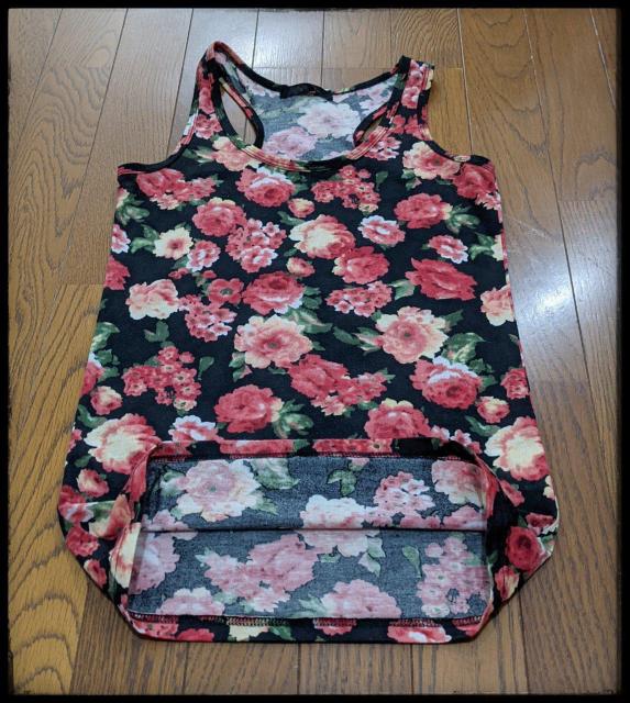 ★タンクトップ★キャミソール★Tシャツ★黒・バラ柄★Mサイズ★部屋着★まとめ買い歓迎★ブランド名札有り★ < 女性ファッション  ★タンクトップ★キャミソール★Tシャツ★黒・バラ柄★Mサイズ★部屋着★まとめ買い歓迎★ブランド名札有り★ < 女性ファッションの