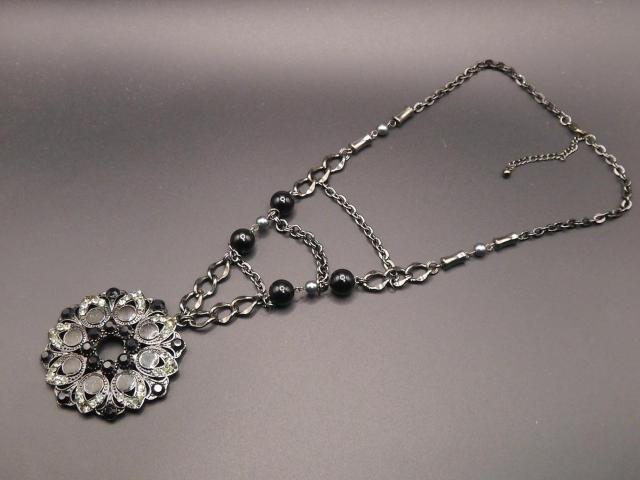新品 アンティーク調ゴシックストーンネックレス < 女性アクセサリー/時計 新品 アンティーク調ゴシックストーンネックレス < 女性アクセサリー/時計の