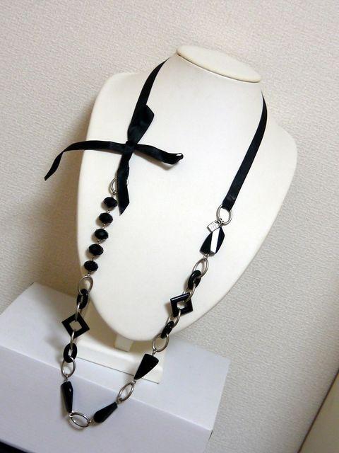 新品 アンティーク調ゴシックりぼんチェーンネックレス < 女性アクセサリー/時計  新品 アンティーク調ゴシックりぼんチェーンネックレス < 女性アクセサリー/時計の