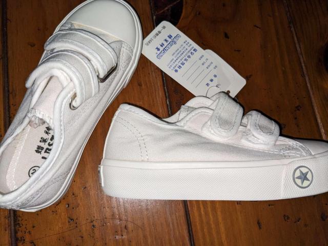 新品 16.5cm スニーカー ホワイト レディース キッズ 靴 シューズ < キッズ/ベビー  新品 16.5cm スニーカー ホワイト レディース キッズ 靴 シューズ < キッズ/ベビーの