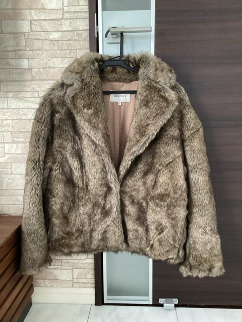 moussy V[g@tFCNt@[R[g@}EW[@t[TCY  uh 