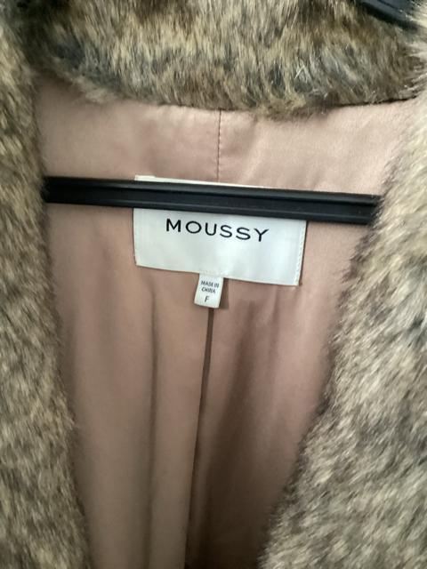 moussy V[g@tFCNt@[R[g@}EW[@t[TCY  uh 