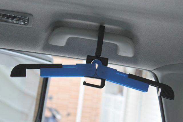 愛車に必携スーツなどの収納にカラフル折りたたみ式ハンガー < 自動車/バイク 愛車に必携スーツなどの収納にカラフル折りたたみ式ハンガー < 自動車/バイク