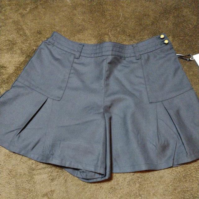 新品サイドボタン短パン < 女性ファッション  新品サイドボタン短パン  < 女性ファッションの