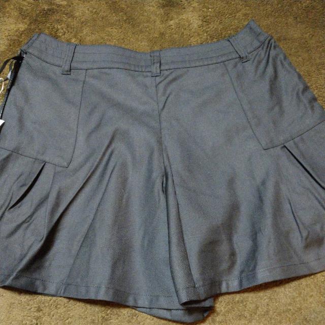 新品サイドボタン短パン < 女性ファッション  新品サイドボタン短パン < 女性ファッションの