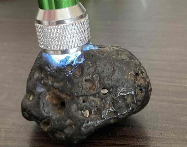 3,300円スタート!「ワイヤー作家」や「ジュエリー作家」の素材に阿波隕石(メテオライト)原石 < インテリア/ライフ  3,300円スタート!「ワイヤー作家」や「ジュエリー作家」の素材に阿波隕石(メテオライト)原石 < インテリア/ライフの