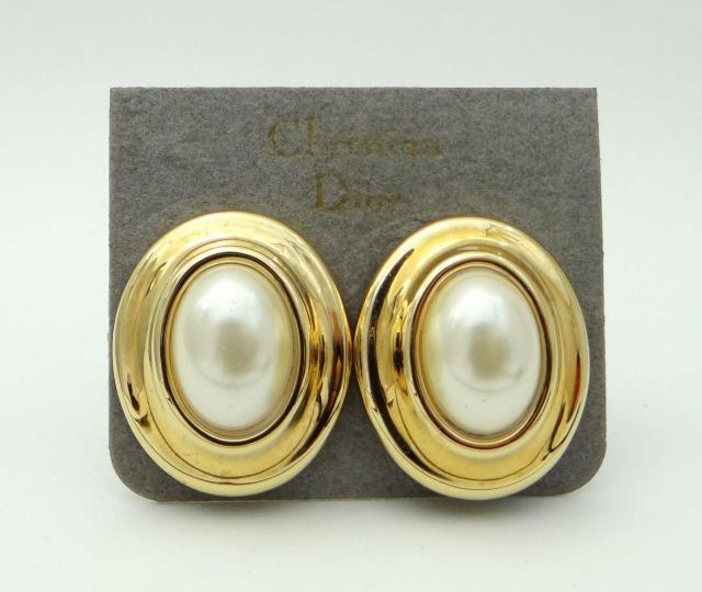 Christian Dior ディオール フェイクパール ラウンド ゴールド イヤリング<USED>【送料無料】 < ブランド Christian Dior ディオール フェイクパール ラウンド ゴールド イヤリング<USED>【送料無料】 < ブランドの