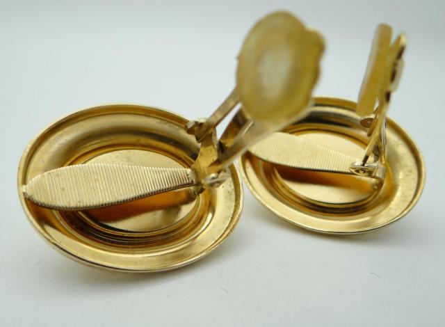 Christian Dior ディオール フェイクパール ラウンド ゴールド イヤリング<USED>【送料無料】 < ブランド Christian Dior ディオール フェイクパール ラウンド ゴールド イヤリング<USED>【送料無料】 < ブランドの