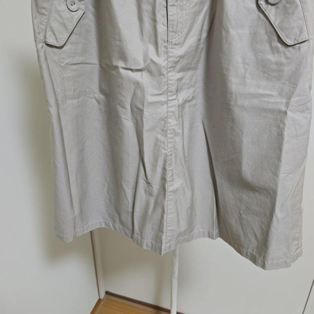 クロコダイル crocodile ベージュ 膝丈スカート ボタン付きポケット < ブランド クロコダイル crocodile ベージュ 膝丈スカート ボタン付きポケット < ブランドの