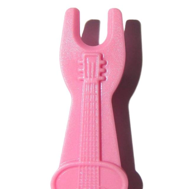 真鍮製 銀色 アコースティックギター アコギ フォークギター ギター ブリッジピン ブラス★ブリッジピン抜き ピンペラー ピンク色 < ホビー 真鍮製 銀色 アコースティックギター アコギ フォークギター ギター ブリッジピン ブラス★ブリッジピン抜き ピンペラー ピンク色 < ホビーの