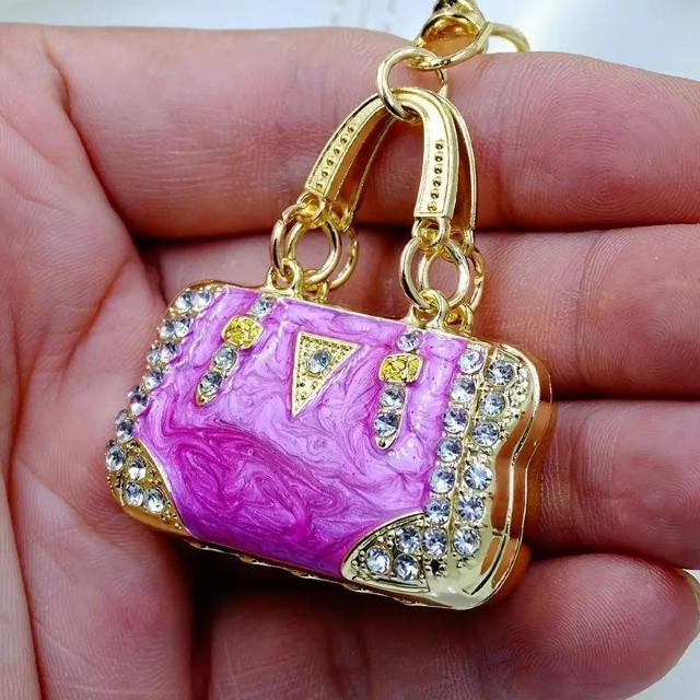 ���ʒ񋟕i490�~��XDPQQ �G���K���g�ȃ��C���X�g�[���t���L�[�`�F�[�� - �S�[���h�g�[�����^���̃n���h�o�b�O�f�U�C���@��