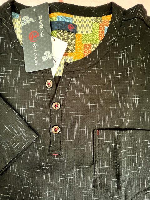 LLサイズ!高貴紳士的!和のくつろぎ!サラッとしじら織り!ヘンリーネック!半袖シャツ!黒系色合い! < 男性ファッション  LLサイズ!高貴紳士的!和のくつろぎ!サラッとしじら織り!ヘンリーネック!半袖シャツ!黒系色合い!  < 男性ファッションの