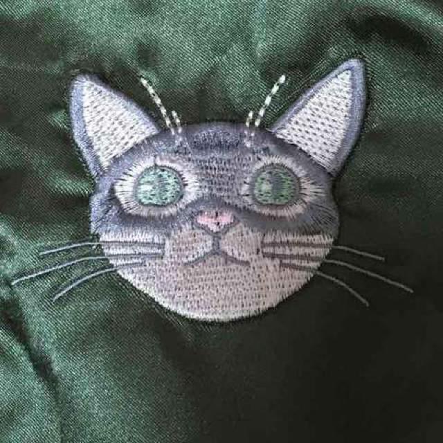 ネコ&フラワー刺繍スカジャン。カーキ×ベージュ < 女性ファッション  ネコ&フラワー刺繍スカジャン。カーキ×ベージュ < 女性ファッションの