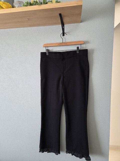 ZARAパンツ★スソのチラッとシフォンが可愛い!ブラックパンツ/新品♪ < ブランド ZARAパンツ★スソのチラッとシフォンが可愛い!ブラックパンツ/新品♪ < ブランドの