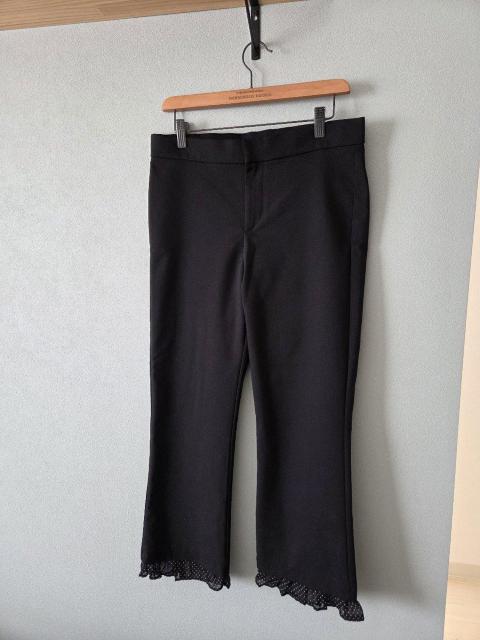 ZARAパンツ★スソのチラッとシフォンが可愛い!ブラックパンツ/新品♪ < ブランド ZARAパンツ★スソのチラッとシフォンが可愛い!ブラックパンツ/新品♪ < ブランドの