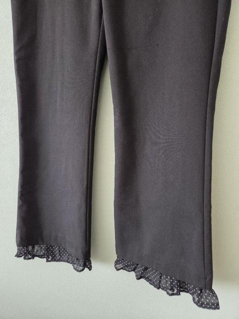 ZARAパンツ★スソのチラッとシフォンが可愛い!ブラックパンツ/新品♪ < ブランド ZARAパンツ★スソのチラッとシフォンが可愛い!ブラックパンツ/新品♪ < ブランドの