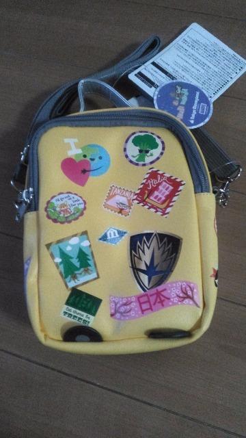 リゾートイッツアスモールワールドwithグルートショルダーバッグ < インテリア/ライフ リゾートイッツアスモールワールドwithグルートショルダーバッグ < インテリア/ライフの