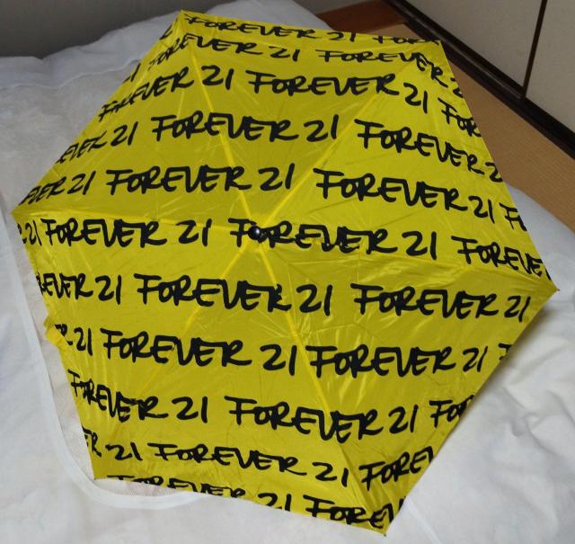 forever21ロゴプリントイエロー 折りたたみ傘 ノベルティ 非売品 < 女性ファッション  forever21ロゴプリントイエロー 折りたたみ傘 ノベルティ 非売品  < 女性ファッションの