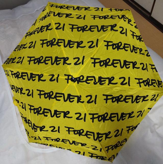 forever21ロゴプリントイエロー 折りたたみ傘 ノベルティ 非売品 < 女性ファッション  forever21ロゴプリントイエロー 折りたたみ傘 ノベルティ 非売品 < 女性ファッションの