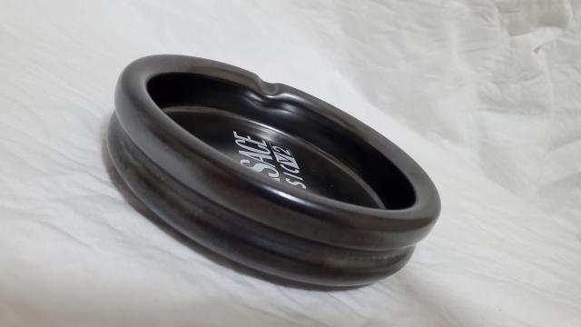 正規希少 非売品 ヴェルサーチ アイコンロゴ文字 灰皿 黒×白 アッシュトレイ アクセサリーBOX 小物入れ〇クラシックインテリア < ブランド  正規希少 非売品 ヴェルサーチ アイコンロゴ文字 灰皿 黒×白 アッシュトレイ アクセサリーBOX 小物入れ〇クラシックインテリア < ブランドの