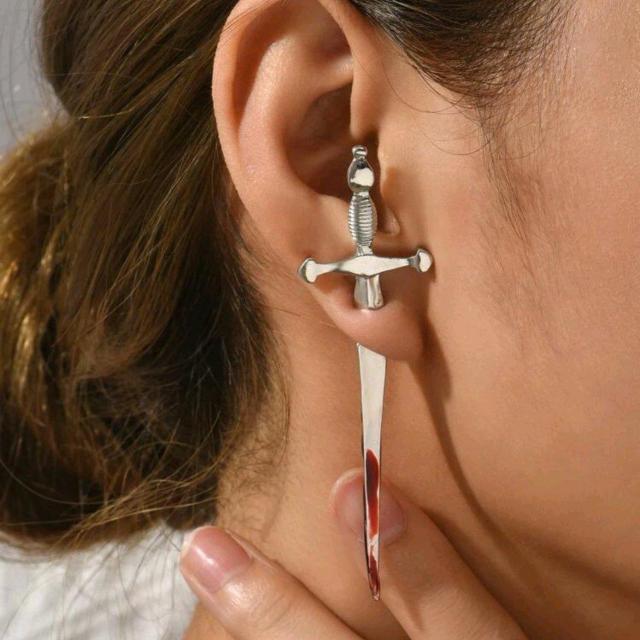 新品★両耳用★血のついたナイフ型のピアス < 男性アクセサリー/時計  新品★両耳用★血のついたナイフ型のピアス  < 男性アクセサリー/時計の