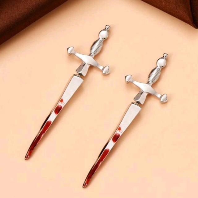 新品★両耳用★血のついたナイフ型のピアス < 男性アクセサリー/時計  新品★両耳用★血のついたナイフ型のピアス < 男性アクセサリー/時計の