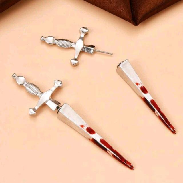 新品★両耳用★血のついたナイフ型のピアス < 男性アクセサリー/時計  新品★両耳用★血のついたナイフ型のピアス < 男性アクセサリー/時計の