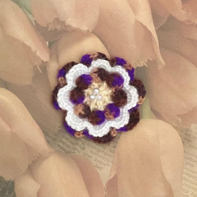 ハンドメイド♪かぎ針編み 毛糸で編んだお花モチーフのブローチ < 女性ファッション  ハンドメイド♪かぎ針編み 毛糸で編んだお花モチーフのブローチ  < 女性ファッションの