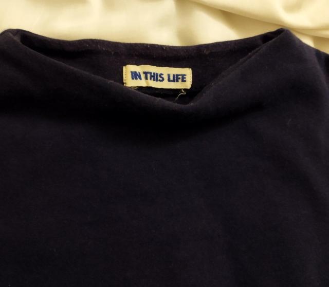 紺 ネイビー カットソーTシャツ フィット ハイネック クロップド 五分袖 < 女性ファッション  紺 ネイビー カットソーTシャツ フィット ハイネック クロップド 五分袖 < 女性ファッションの