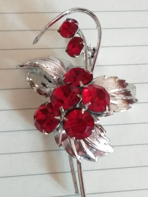 昭和レトロ ブローチ 赤いラインストーン < 女性アクセサリー/時計 昭和レトロ ブローチ 赤いラインストーン < 女性アクセサリー/時計の