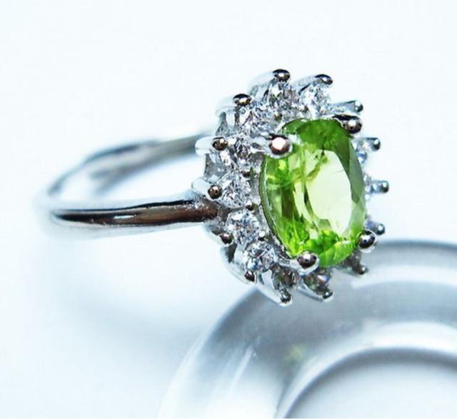 ペリドットsilverリング 指輪 サイズ調整可能タイプ 管理番号4662 < 女性アクセサリー/時計 ペリドットsilverリング 指輪 サイズ調整可能タイプ 管理番号4662 < 女性アクセサリー/時計の