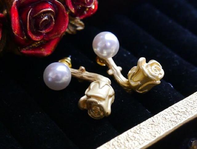 新品ゴスロリ姫系アンティーク調薔薇とパールピアス < 女性アクセサリー/時計  新品ゴスロリ姫系アンティーク調薔薇とパールピアス < 女性アクセサリー/時計の