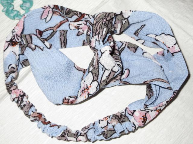 未使用☆花柄ヘアバンド*ヘアゴム3点セット(ブルー系) < 女性アクセサリー/時計  未使用☆花柄ヘアバンド*ヘアゴム3点セット(ブルー系) < 女性アクセサリー/時計の