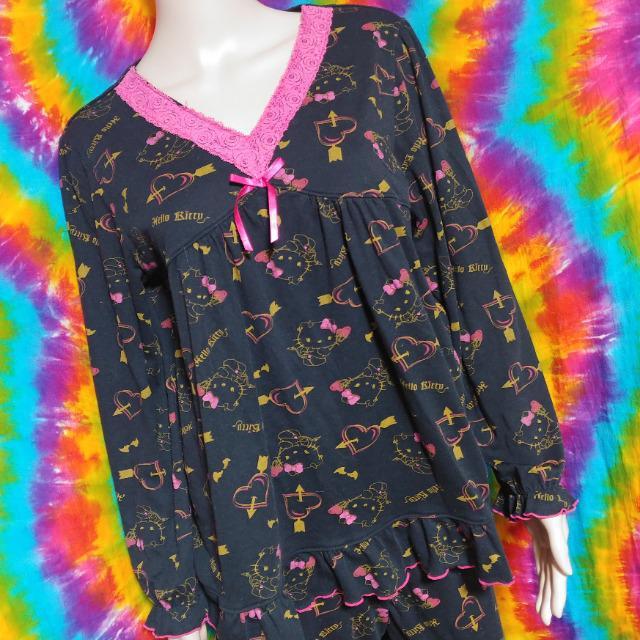 激カワッ(人´エ`*)デビルキティ□Kitty□総柄ルームウェア□パジャマ□ < 女性ファッション  激カワッ(人´エ`*)デビルキティ□Kitty□総柄ルームウェア□パジャマ□ < 女性ファッションの